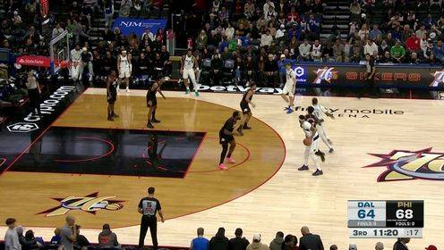 难救主！浓眉20中11拿到24分14板 罚球2中2