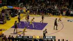 手感來了怎么打都進！老詹被打小賈轉身左手拋投打進兩分！